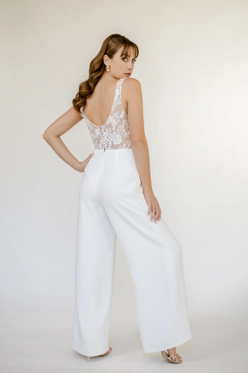 Dos de la combinaison Aaron : corset en tulle brodé pailleté échancré
