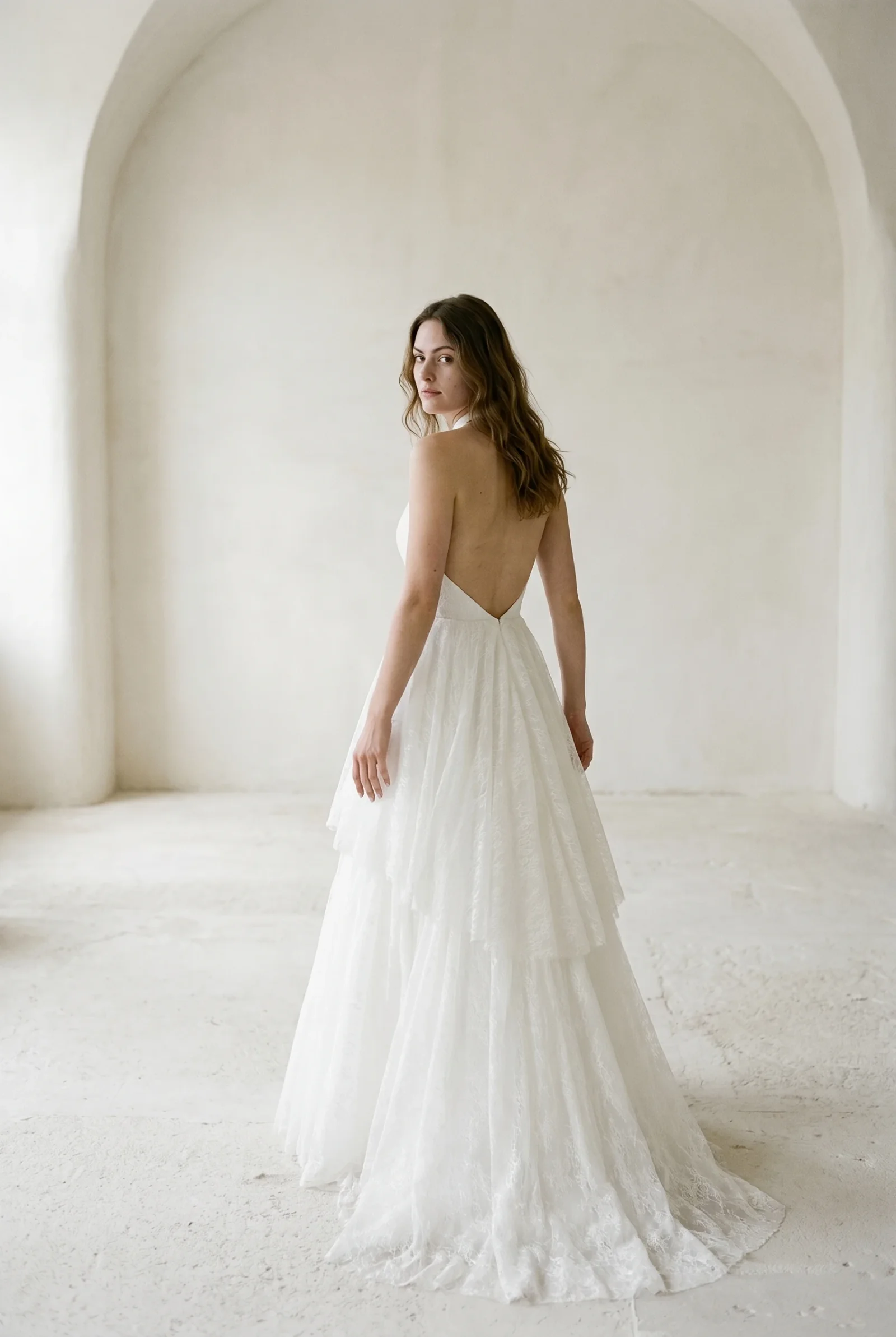 Robe dos nu à jupe en tulle à volants, vue de dos, modèle Marceau, collection La Septième