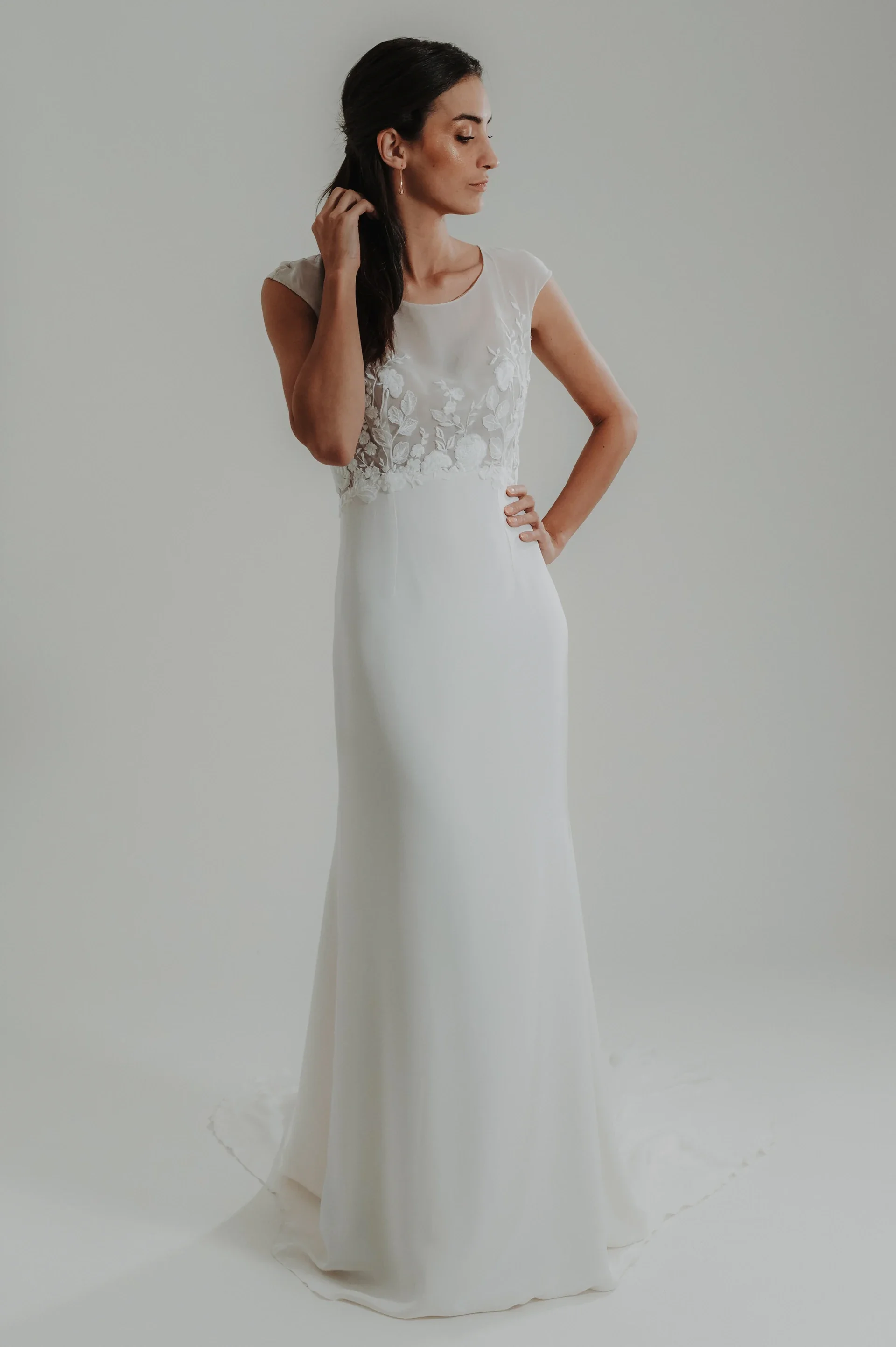Robe de mariée Cooper en promotion, mancherons et buste en dentelle