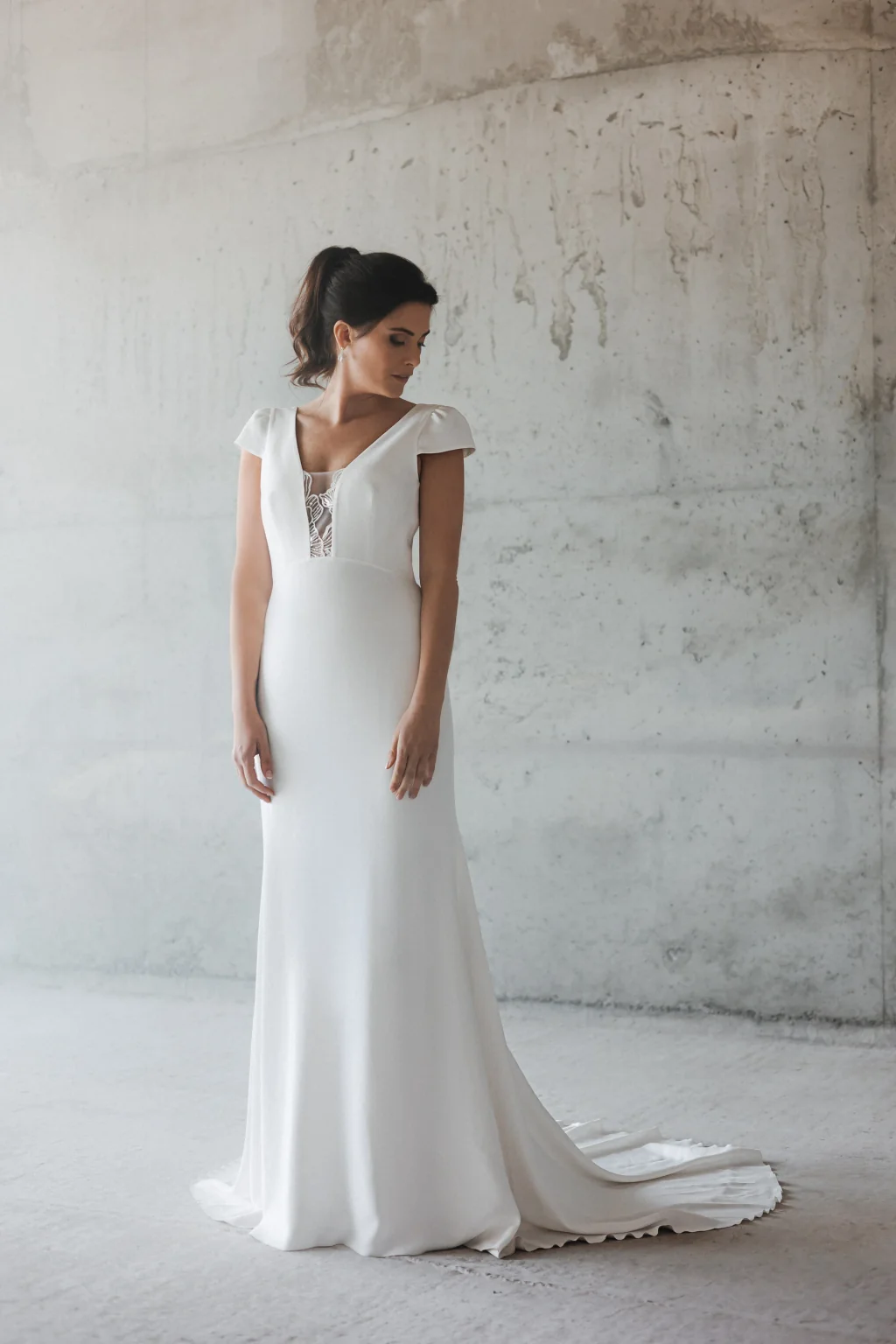 Robe de mariée Raphaël en promotion, mancherons et décolleté en dentelle