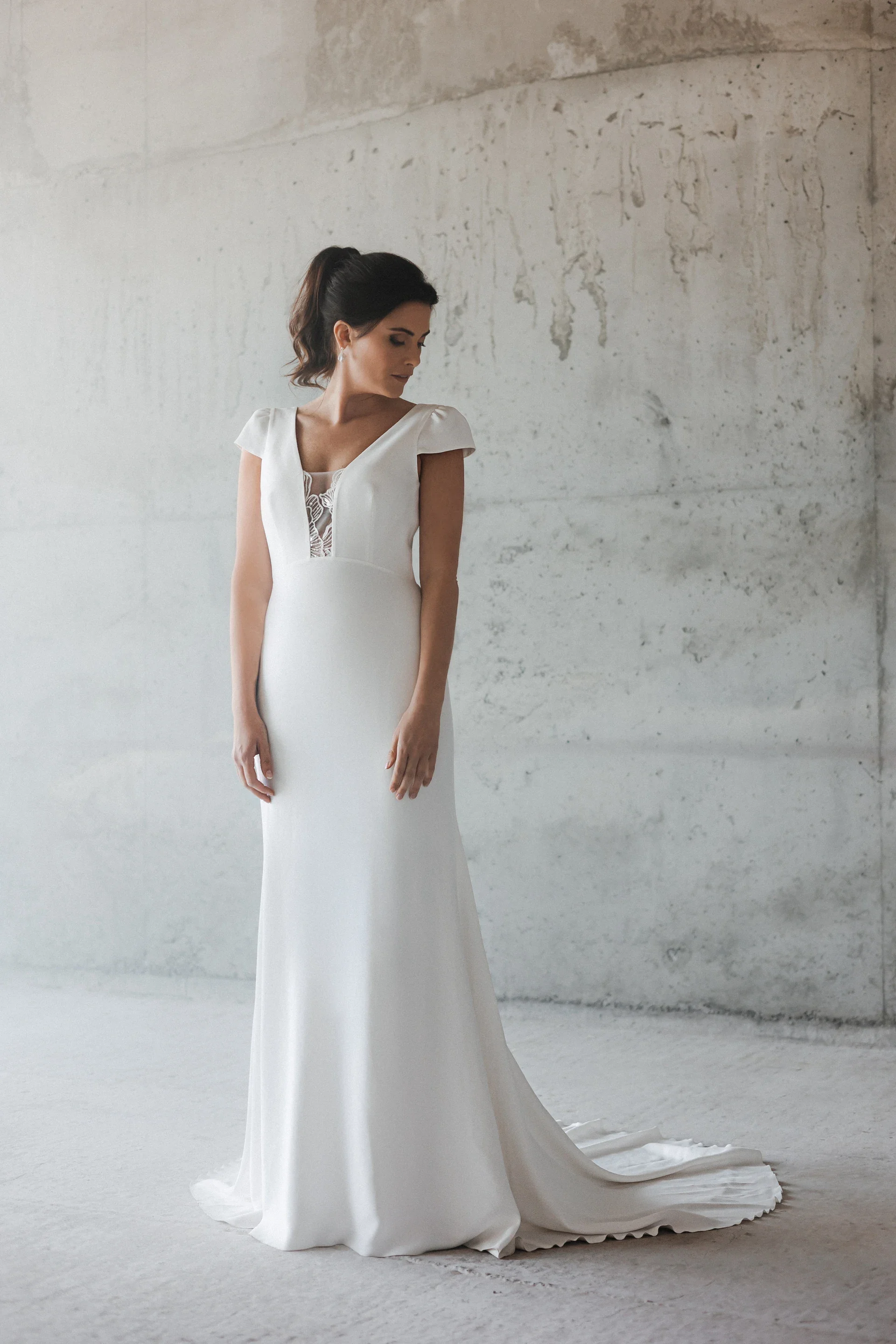 Robe de mariée Raphaël en promotion, mancherons et décolleté en dentelle