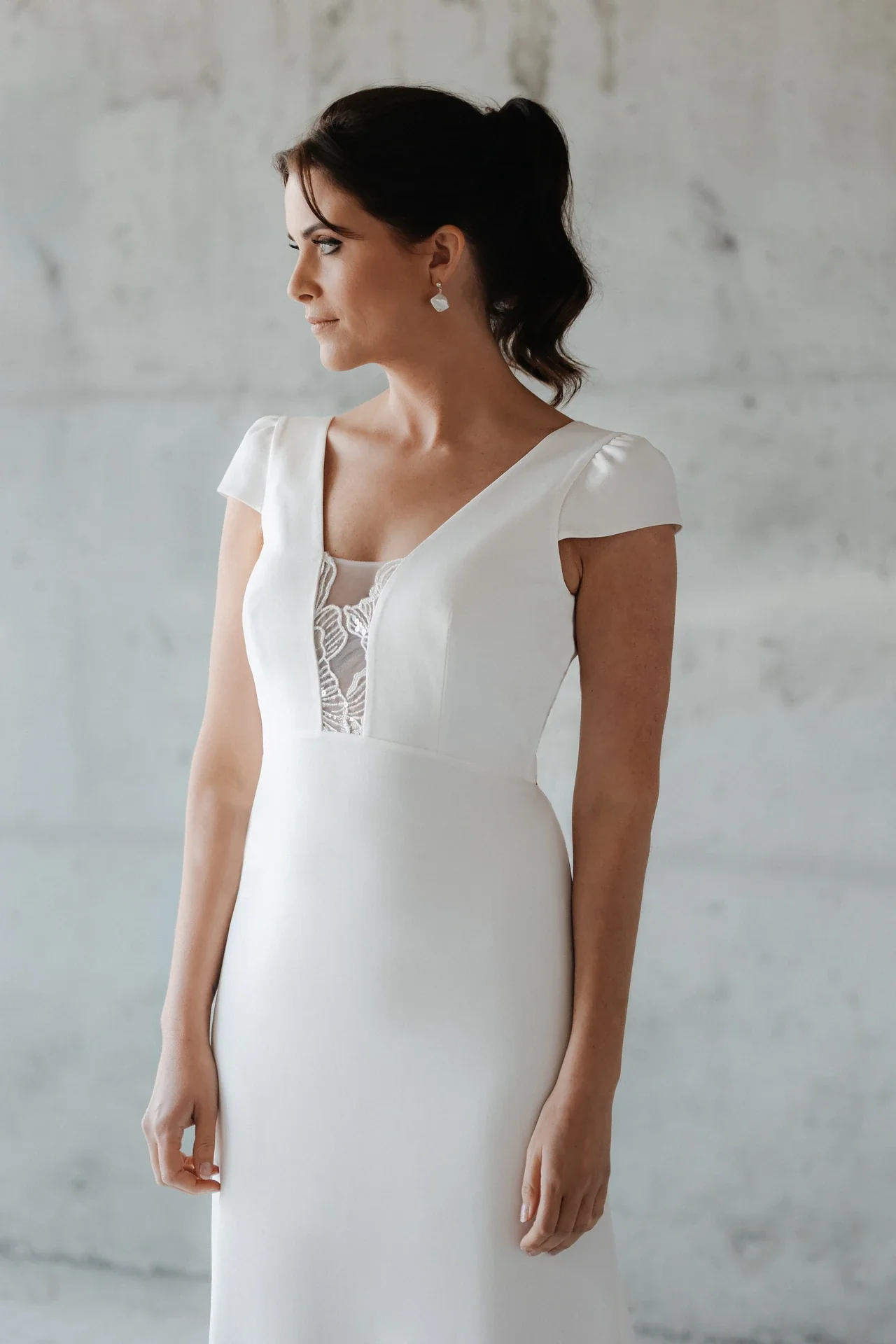 Robe Raphaël de trois quarts, mancherons et taille ajustée